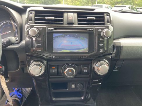 Used 2019 Toyota 4Runner TRD Off-Road AWD/4WD image 25