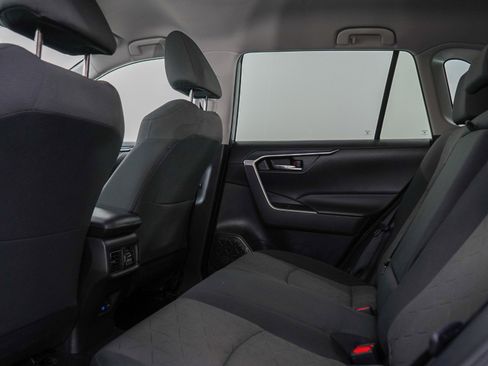 Used 2022 Toyota RAV4 XLE AWD/4WD image 18