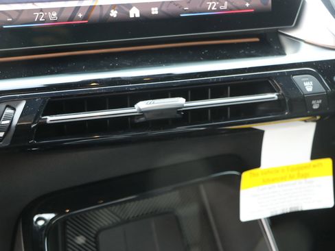 Certified 2025 BMW X1 xDrive28i w/ Technology Package image 23