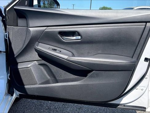 Used 2025 Nissan Sentra SV FWD image 23