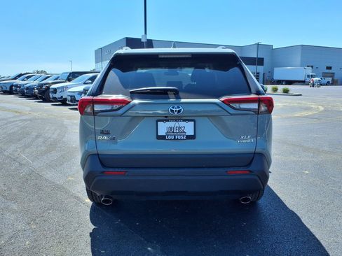 Used 2022 Toyota RAV4 XLE Premium AWD/4WD image 29