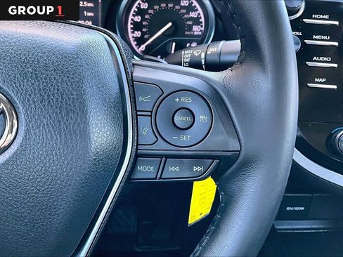 Used 2019 Toyota Camry SE image 25