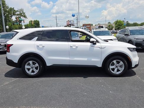 Used 2023 Kia Sorento LX FWD image 16