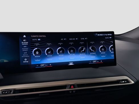 Used 2023 BMW iX xDrive50 w/ Ultimate Package image 16