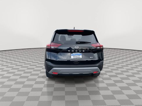 Used 2023 Nissan Rogue SV FWD image 6