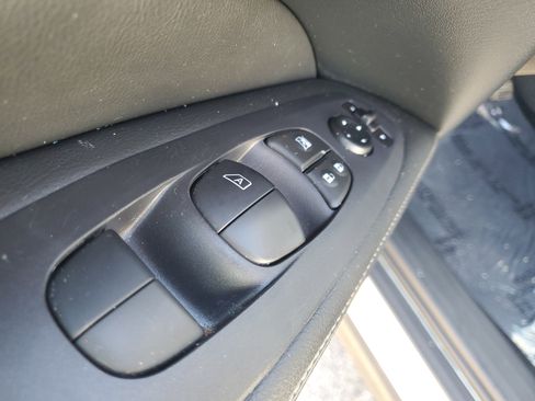 Certified 2020 Nissan Pathfinder S image 15