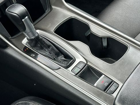 Used 2018 Honda Accord Sport image 20