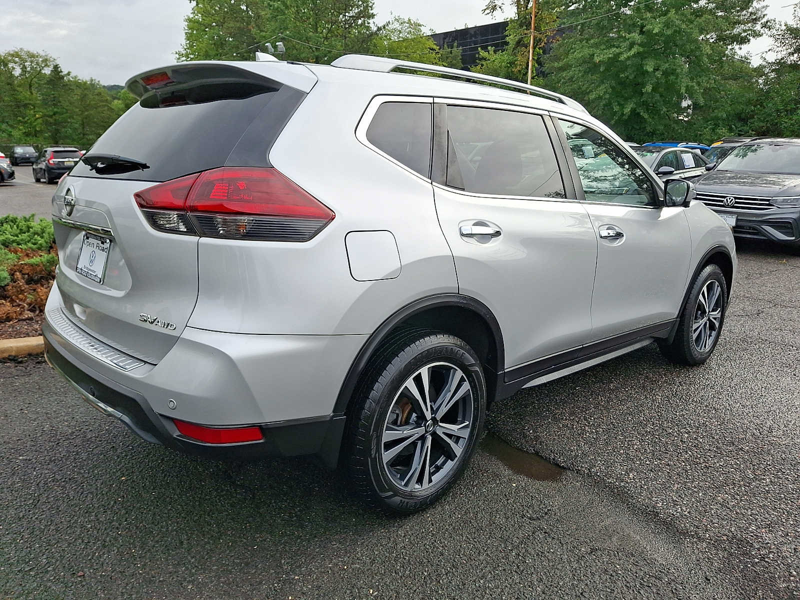 Used 2019 Nissan Rogue SV w/ Premium Package AWD/4WD image 6
