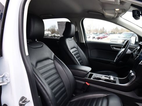 Used 2024 Ford Edge SEL w/ Convenience Package image 16