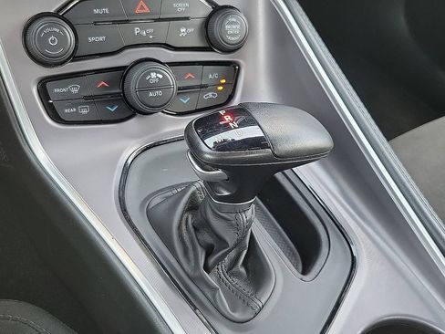 Used 2022 Dodge Challenger GT RWD image 17