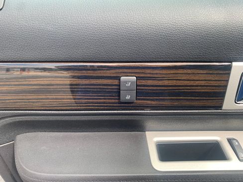 Used 2009 Lincoln MKX AWD image 11