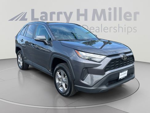 Used 2025 Toyota RAV4 XLE AWD/4WD image 7