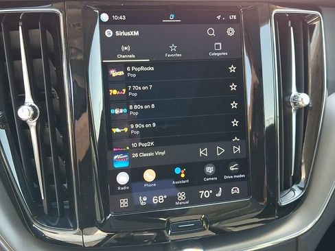 Certified 2023 Volvo XC60 B5 Core AWD/4WD image 19