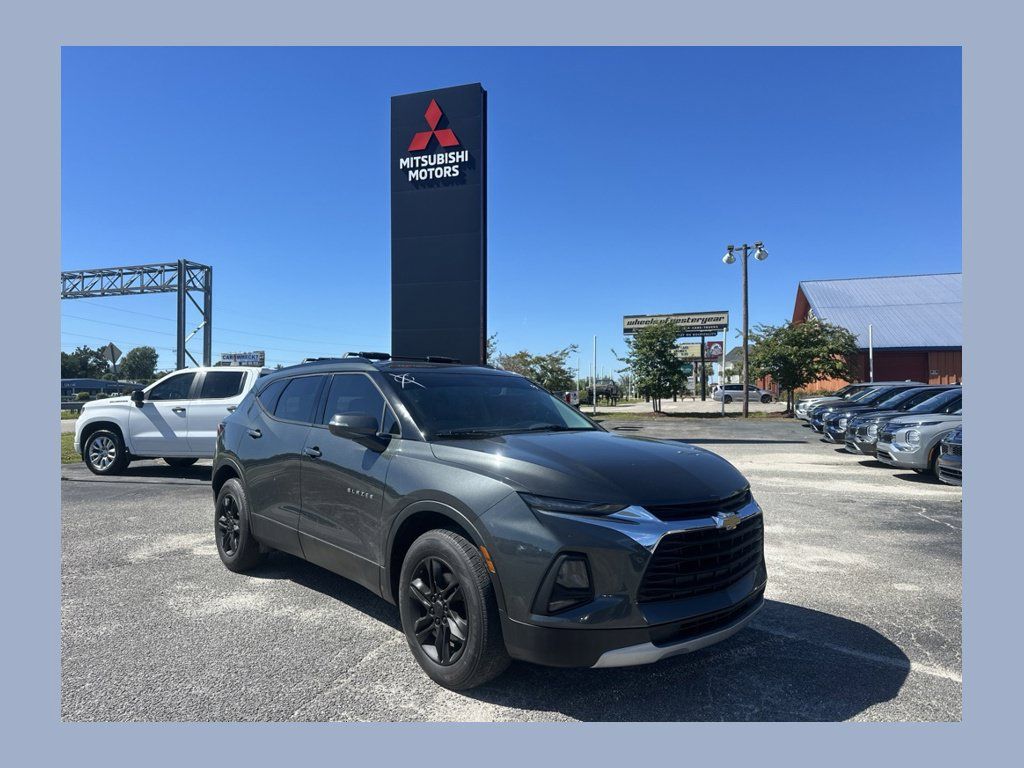 Used 2020 Chevrolet Blazer LT FWD image 1