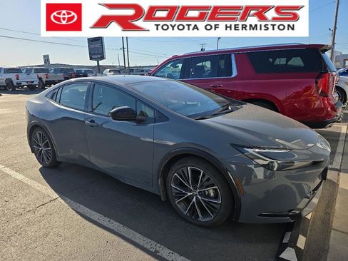 Used 2024 Toyota Prius XLE image 1