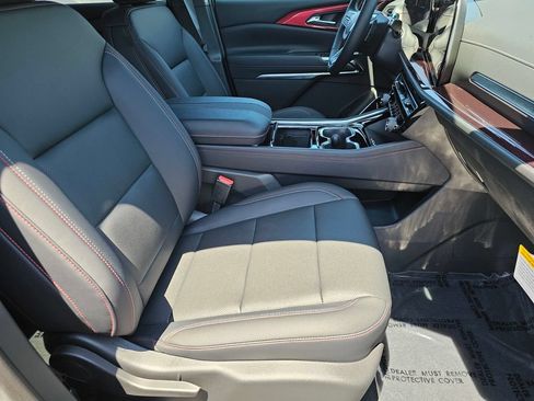 New 2026 Chevrolet Traverse Z71 w/ Enhanced Driving Package AWD/4WD image 10