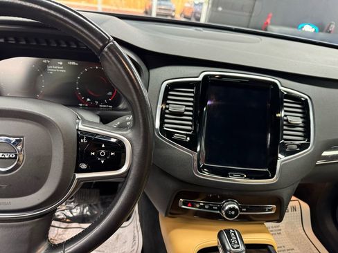 Used 2017 Volvo XC90 T6 Momentum w/ Vision Package image 28