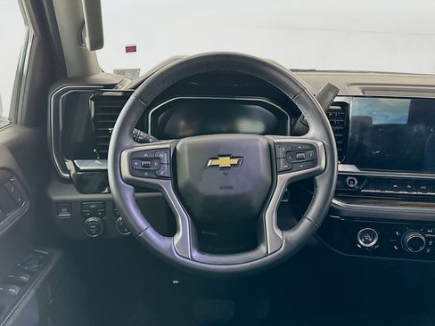 Used 2024 Chevrolet Silverado 1500 LT image 17