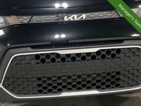 Used 2025 Kia Soul LX FWD image 33