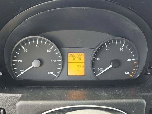 Used 2018 Mercedes-Benz Sprinter 2500 image 11