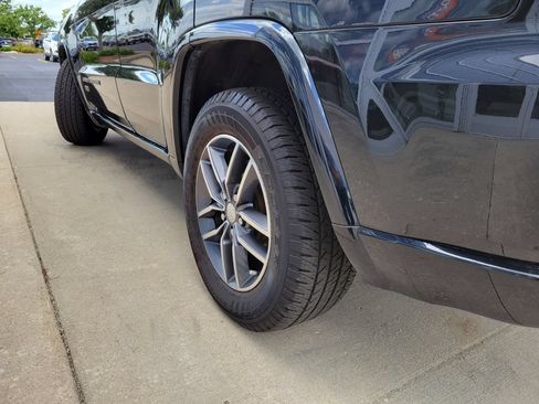 Used 2016 Jeep Grand Cherokee Limited 75th Anniversary AWD/4WD image 19