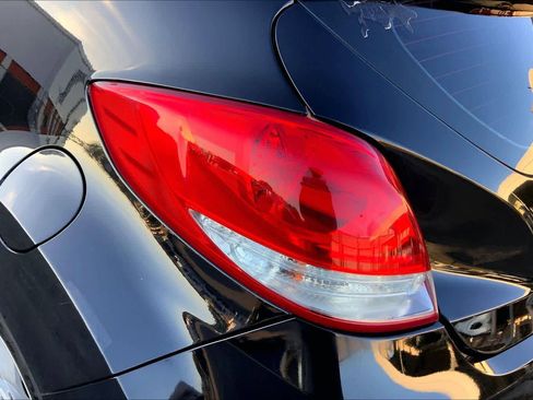 Used 2013 Hyundai Veloster w/Gray Int image 26