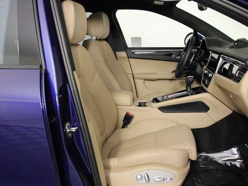 Certified 2026 Porsche Macan S AWD/4WD image 31