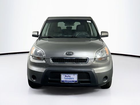 Used 2011 Kia Soul ! FWD image 2