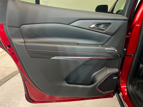 New 2026 Chevrolet Traverse RS w/ LPO, Floor Liner Package AWD/4WD image 18