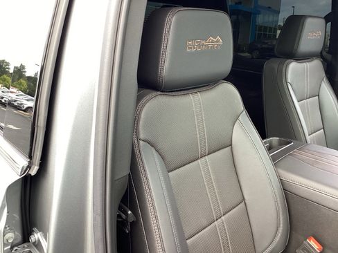 Used 2025 Chevrolet Silverado 1500 High Country w/ Z71 Off-Road Package image 20