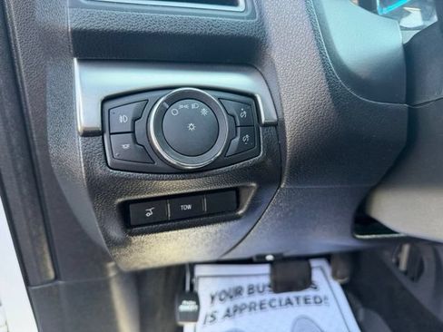 Used 2018 Ford Explorer XLT w/ Equipment Group 202A AWD/4WD image 27