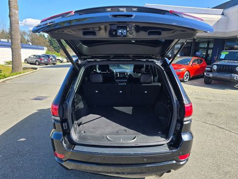 Used 2018 Jeep Grand Cherokee Altitude image 14