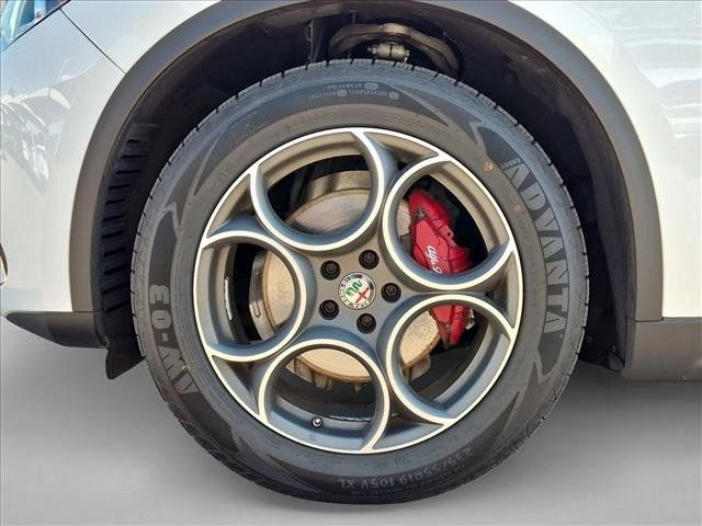 Used 2018 Alfa Romeo Stelvio Sport w/ Quick Order Package 22J Sport AWD/4WD image 23