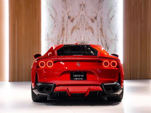 Used 2020 Ferrari 812 Superfast image 5