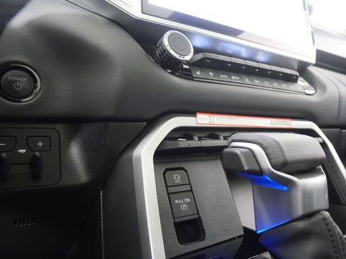 Used 2025 Toyota Sequoia Platinum image 30