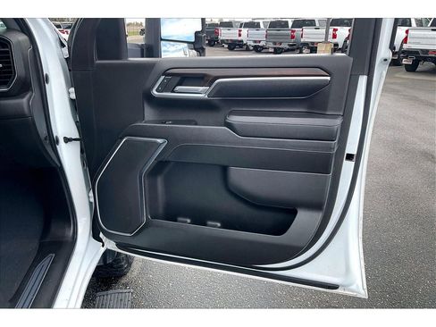 Used 2024 GMC Sierra 2500 SLT w/ X31 Off-Road Package AWD/4WD image 25