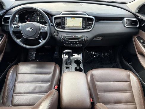 Used 2019 Kia Sorento SX image 26