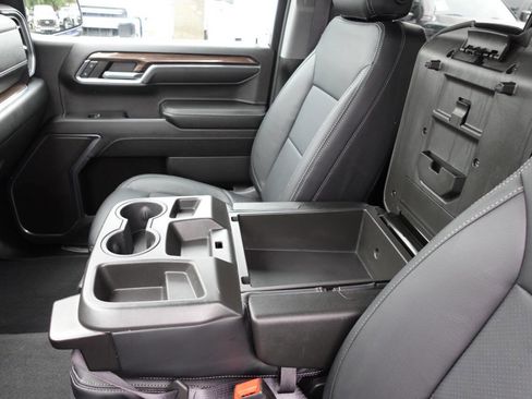 Used 2024 Chevrolet Silverado 1500 LT image 37