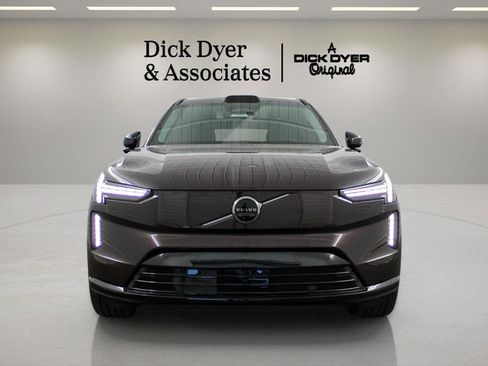 New 2025 Volvo EX90 Ultra image 8