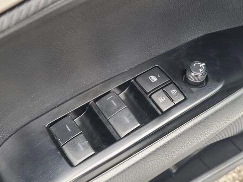 Used 2025 Toyota Camry LE image 11