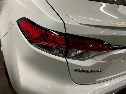 Used 2023 Toyota Corolla SE w/ Carpet Mat Package (TMS) image 32