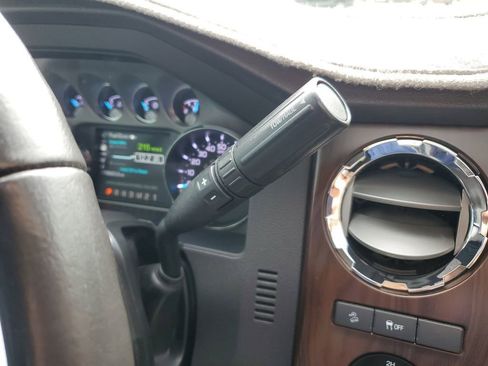 Used 2015 Ford F250 Lariat w/ Lariat Ultimate Package AWD/4WD image 30