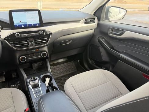 Used 2022 Ford Escape SE w/ Cold Weather Package FWD image 31