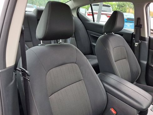 Used 2024 Nissan Altima 2.5 SV FWD image 13