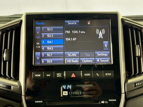 Used 2016 Toyota Land Cruiser image 15