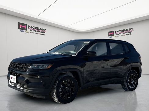 New 2026 Jeep Compass Latitude AWD/4WD image 3