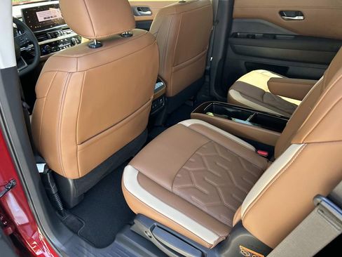 New 2026 Nissan Pathfinder Platinum w/ Lighting Package AWD/4WD image 20