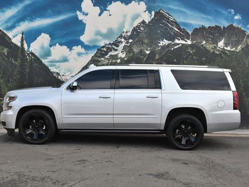 Used 2018 Chevrolet Suburban Premier image 7