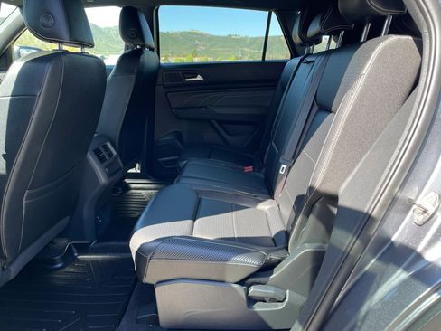 Used 2021 Volkswagen Atlas Cross Sport SE image 18