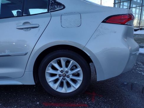 Used 2020 Toyota Corolla LE w/ LE Premium Package image 4